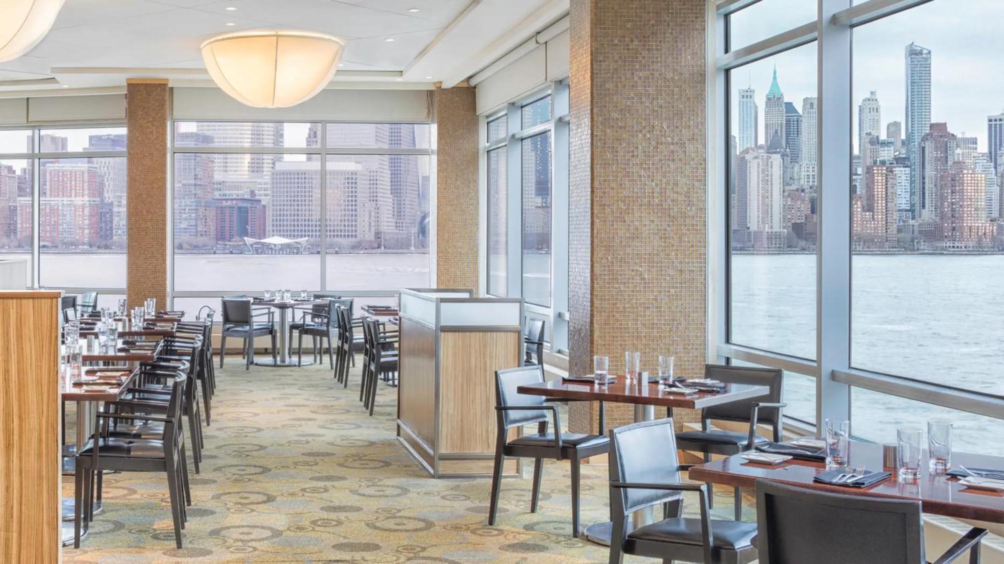 Hyatt Regency Jersey On The Hudson Hotel 4*